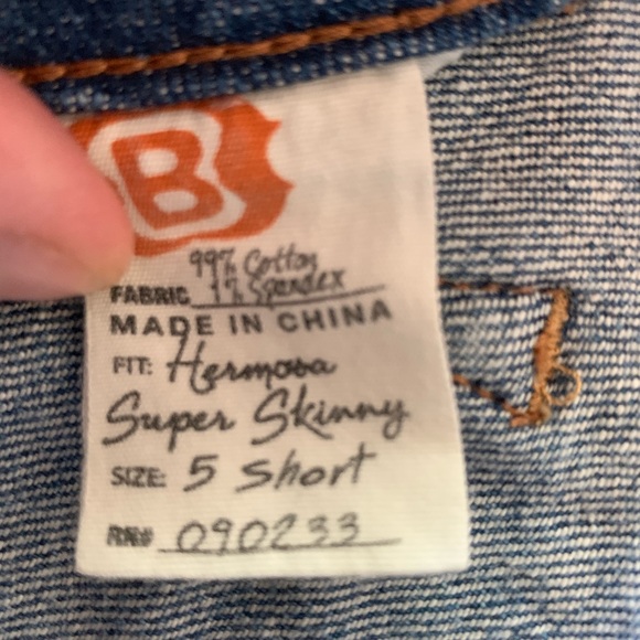 BULLHEAD HERMOSA SUPER SKINNY SIZE 5 Short - Picture 4 of 6